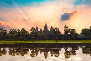 Angkor Wat, Kamboçya 'da eski bir tapınak kalıntısı.