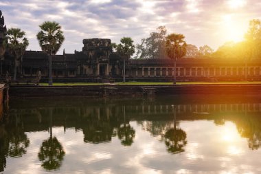 Angkor Wat, Kamboçya 'da eski bir tapınak kalıntısı.
