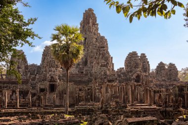 Bayon, Kamboçya 'daki antik tapınak kalıntıları