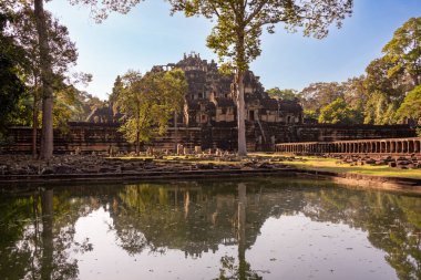 Kamboçya 'daki antik tapınak kalıntıları