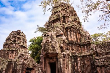 Kamboçya 'daki antik tapınak kalıntıları