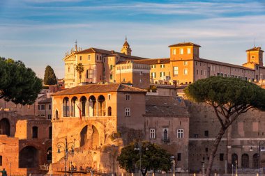 Roma şehri İtalya 'da gün batımında