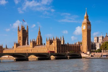 Parlamento binaları ve Londra, İngiltere 'deki Big Ben