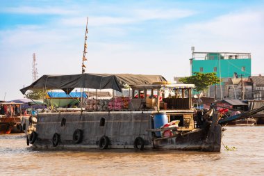 Mekong Nehri, Vietnam 'da geleneksel ahşap tekneler.