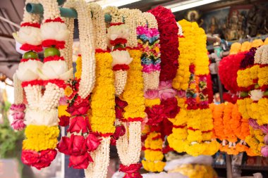 Buddizm 'de satılık çiçek süslemeleri