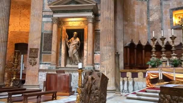 ラティウム イタリア 2022 パンを左から右にローマのパンテオンの祭壇の上に つの石像から別の石へ — ストック動画