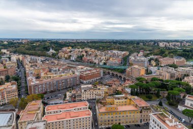 Roma, Latium - İtalya - 11-24-2022: Roma Piazza Navona 'daki Agone kentinde Sant' Agnese 'nin Barok fassadı
