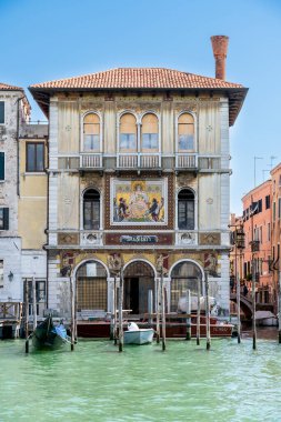 Venice, Veneto - Italy - 06-10-2021: Mosaic-adorned Palazzo Salviati graces Venice's Grand Canal, reflecting centuries of glassmaking legacy clipart