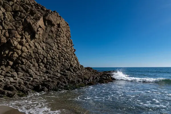 Cabo de Gata, Almeria - İspanya - 01-23-2024: Cabo de Gata, İspanya 'da fil derisi benzeri kaya oluşumları