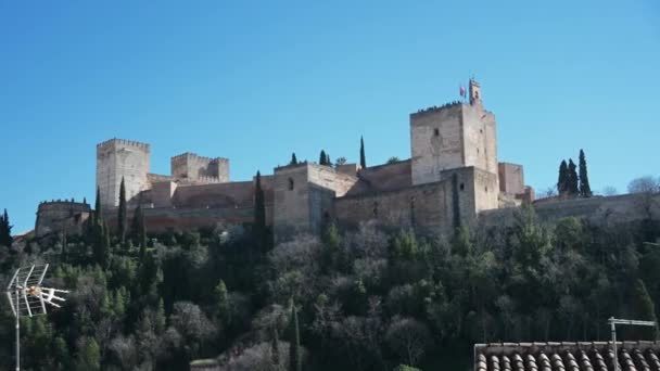 Svep Över Alhambra Från Utsidan Granada Spanien Från Höger Till — Stockvideo