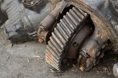 Kamyon dingil indirgeyicisi. araba şasesinin yedek parçası