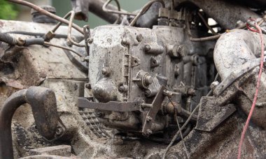 fuel system for supplying diesel to the engine. dirty engine running at a car wash