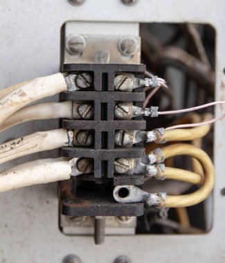 Eski Endüstriyel Elektrik Şalteri: Vintage Electrical Switchgear