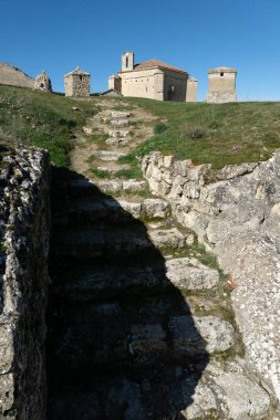 Santiago inzivası güneşli bir günde Ampudia, Palencia, Castilla y Leon, İspanya.