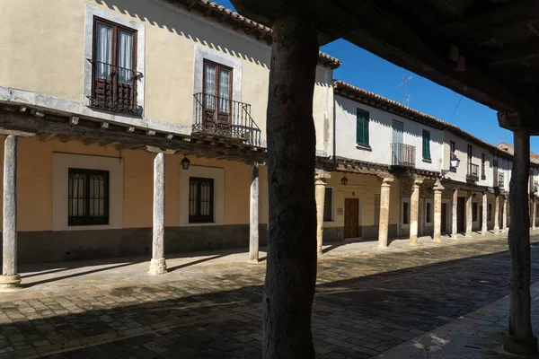 Ulice Tradycyjnej Kastylijskiej Architekturze Domami Arkadami Ampudia Palencia Castilla Leon — Zdjęcie stockowe