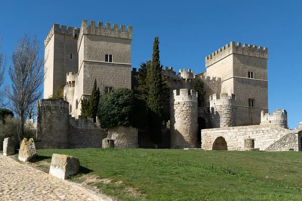 Castelo Medieval Ampudia Dia Ensolarado Palencia Castilla Len Espanha — Fotografia de Stock