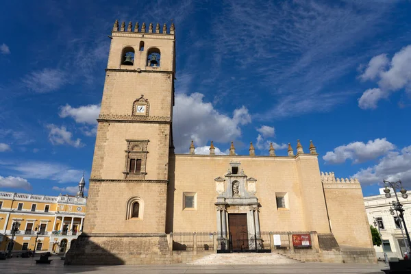 Badajoz Spain 2021年8月29日 巴达荷兹主教座堂 阳光灿烂 西班牙埃斯特雷马杜拉 — 图库照片