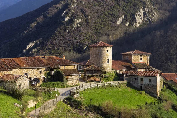 Veduta Del Villaggio Mediavale Bandujo Nelle Asturie Nord Della Spagna — Foto Stock