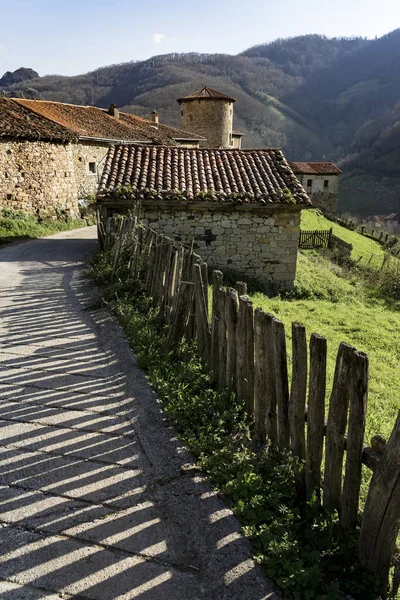 Veduta Del Villaggio Mediavale Bandujo Nelle Asturie Nord Della Spagna — Foto Stock
