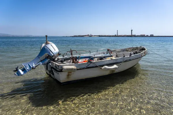 Illa Deserta Portugal Julho 2022 Barco Pesca Ilha Deserta Parque Imagem De Stock