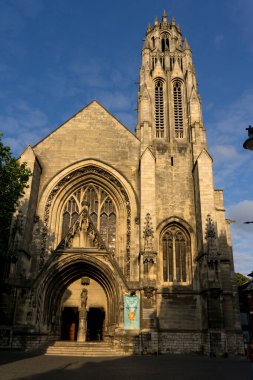 ARRAS, FRANCE - 13 Temmuz 2023: Güzel Kahramanlar Meydanı, UNESCO 'nun Dünya Mirası Alanı ve Fransa' nın Arras kentindeki tarihi barok binaları.