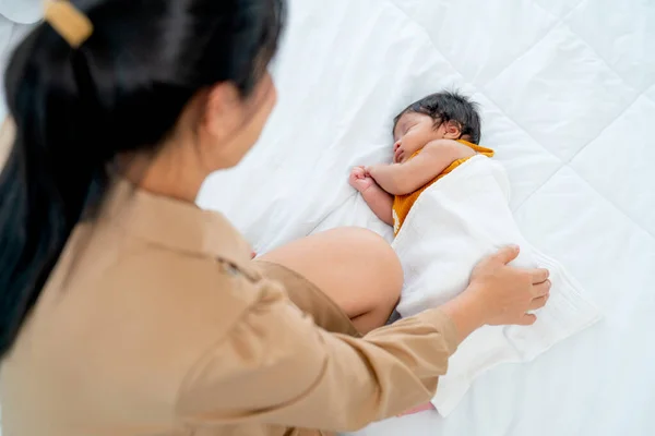 Asian Mother Lull Newborn Baby Sleep Bed Bedroom Day Light — Stock Photo, Image