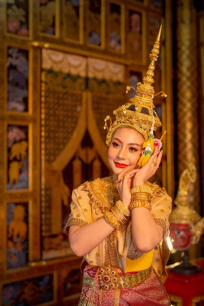 Beautiful Asian Woman Wear Thai Ancient Traditional Dress Action Dancing — Stock Photo, Image