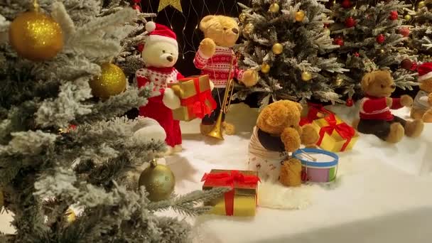 Санта Клаус Приніс Різдвяні Подарунки Дітям Тедді Ведмедів — стокове відео