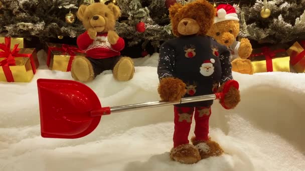 Weihnachtsmann Bringt Weihnachtsgeschenke Überraschung Für Kinder Teddybären — Stockvideo