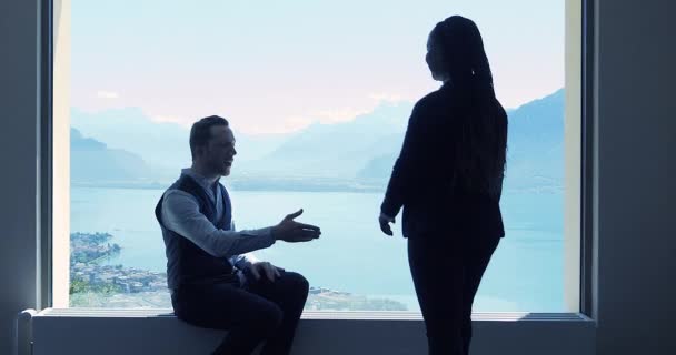 Jovens Empresários Sucesso Que Têm Uma Reunião Homem Mulher Falando — Vídeo de Stock