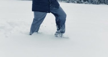 Kayıp Yürüyüş Yürüyüşü Kışın açık havada