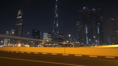 Modern fütüristik şehrin ufuk çizgisi zaman aşımına uğradı. Yüksek kalite 4k görüntü