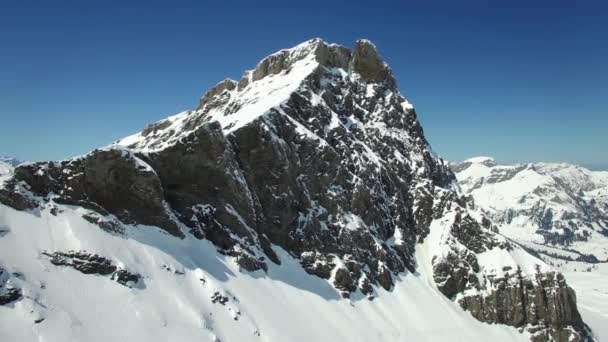 Drone Cinematográfico Vista Aérea Montanha Neve Pico Natureza Campo Imagens — Vídeo de Stock