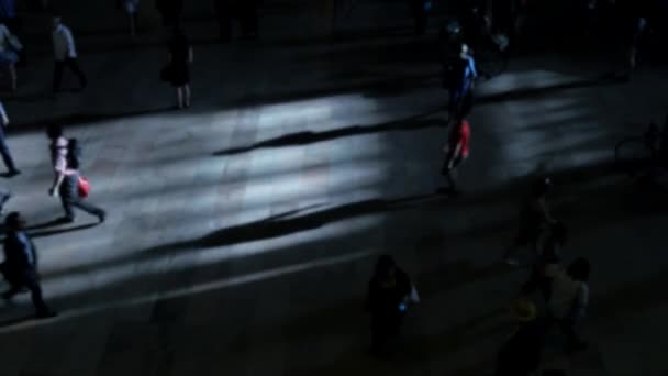 Metropolis Kalabalık Şehir Yolunda Yürüyen Nsanlar Yüksek Kalite Görüntü — Stok video