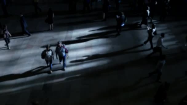Multitud Gente Negocios Caminando Por Ciudad Cruzando Calle Urbana Imágenes — Vídeo de stock