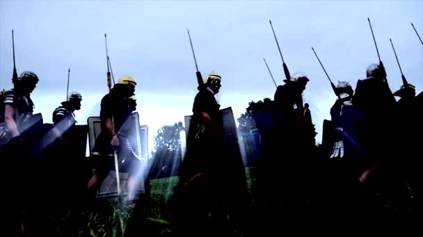 Armed Retro Vintage Soldier Worriors Shield Spears Marching Dalam Bahasa — Stok Video