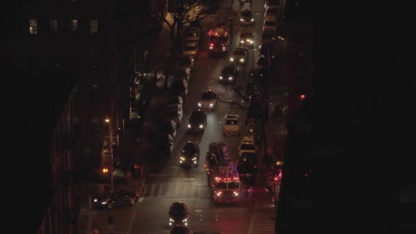 Caminhão Bombeiros Com Luzes Sirene Piscando Noite Imagens Alta Qualidade — Vídeo de Stock