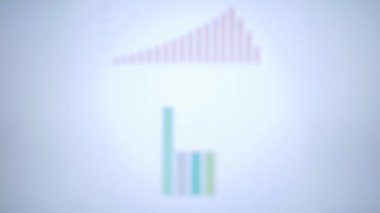Bilgisayarlı Bilgisayar Hesaplama Finansmanı Veri Tablolarında Çalışan İş İnsanı