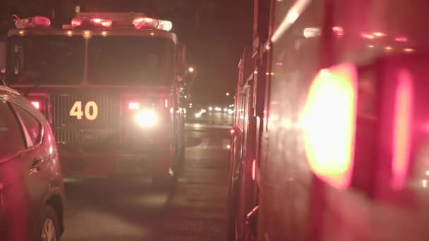 Служба Надзвичайних Ситуацій Пожежної Служби Пожежних Бійців Високоякісні Кадри — стокове відео