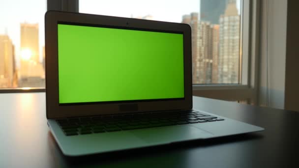 Computerscherm Geïsoleerd Groen Scherm Achtergrond Chroma Key Het Stadskantoor Hoge — Stockvideo