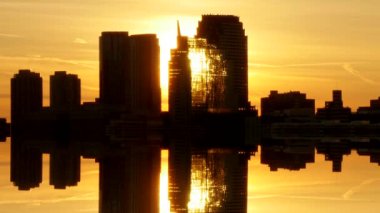 Kentsel Şehir Skyline Metropolis Binaları. Yüksek kalite 4k görüntü