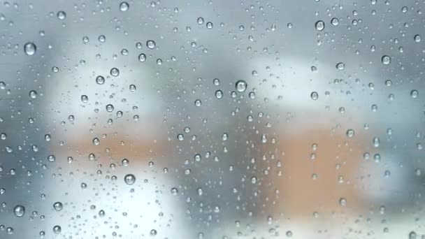 Picături Ploaie Care Varsă Sticla Ferestrei Într Ploioasă Vreme Înregistrare — Videoclip de stoc