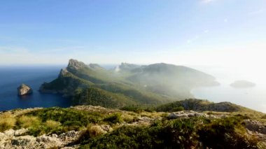Akdeniz Kıyısı Deniz Burnu Doğa Tatili Tatil Yeri. Yüksek kalite 4k görüntü