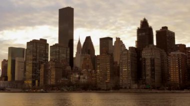 Yüksek Rise Şirketler Ofisi İş Bölgesi Bloklarının Skyline Manzarası. Yüksek kalite 4k görüntü