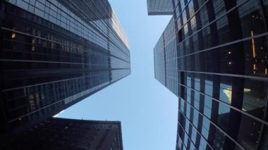 Yüksek Rise Şirketler Ofisi İş Bölgesi Bloklarının Skyline Manzarası. Yüksek kalite 4k görüntü