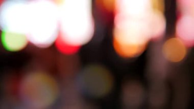 Bulanık Trafik Işığı Bokeh Gece Arkaplanda. Yüksek kalite 4k görüntü