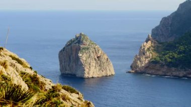 Akdeniz Kıyısı Deniz Burnu Doğa Tatili Tatil Yeri. Yüksek kalite 4k görüntü