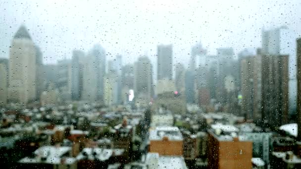 Dešťové Kapky Stékají Okenním Skle Deštivého Počasí Vysoce Kvalitní Záběry — Stock video