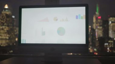 Modern Şehir Ofisi Çalışma Alanında Bilgisayar Çalışma Masası Görünümü. Yüksek kalite 4k görüntü