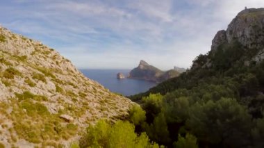 Akdeniz Kıyısı Deniz Burnu Doğa Tatili Tatil Yeri. Yüksek kalite 4k görüntü